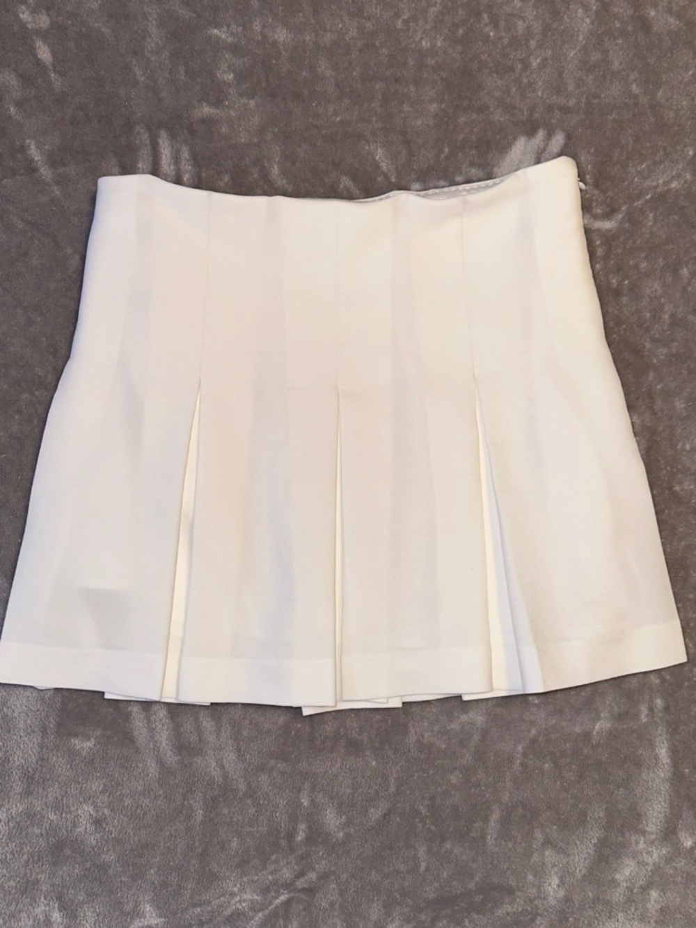 Aritzia Babaton Hathaway Pleated Mini Tennis Skirt White Size 4